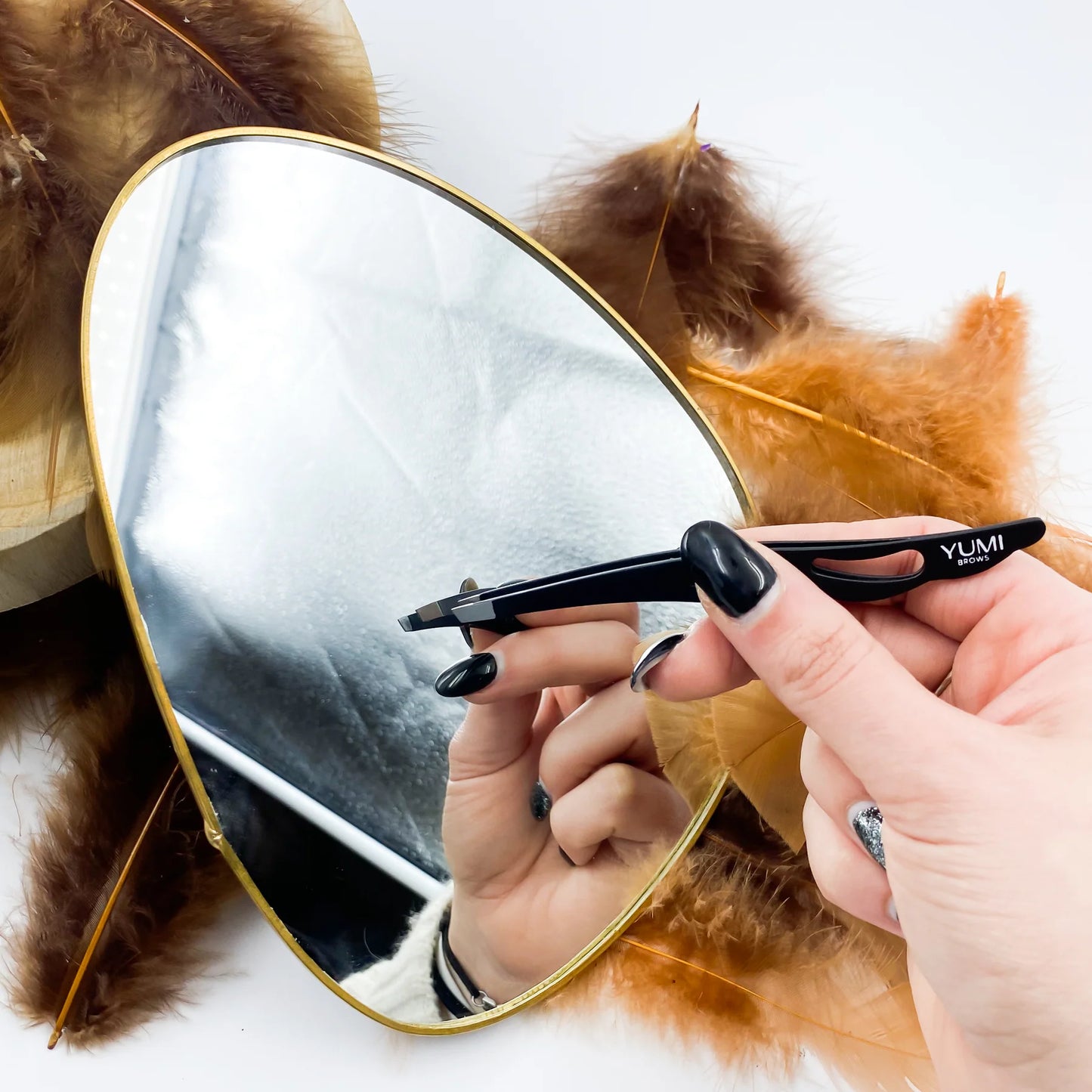 Pinzas Yumi con cabeza inclinada