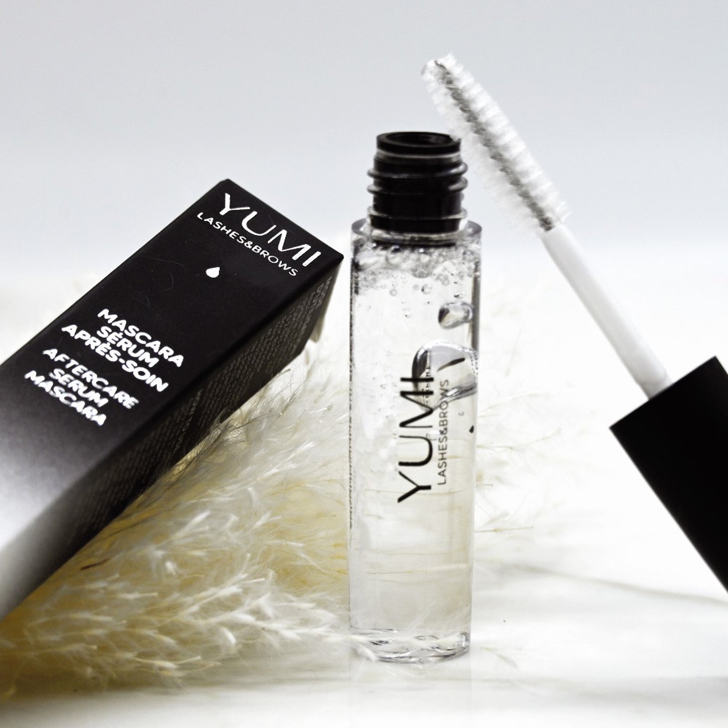 Máscara de pestañas con sérum de cuidado posterior Yumi