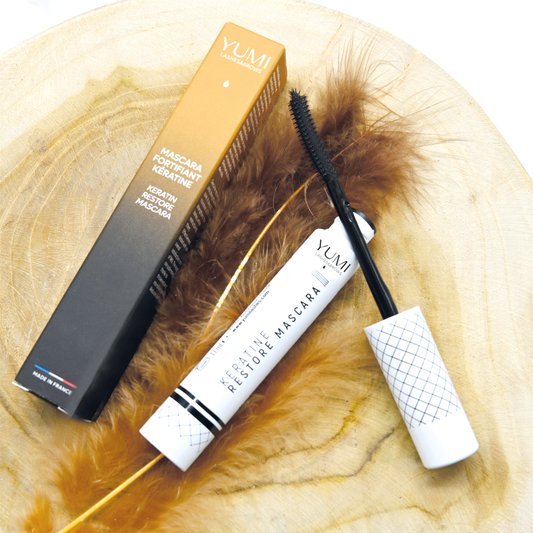 Máscara de pestañas Yumi Keratin para cuidado y volumen